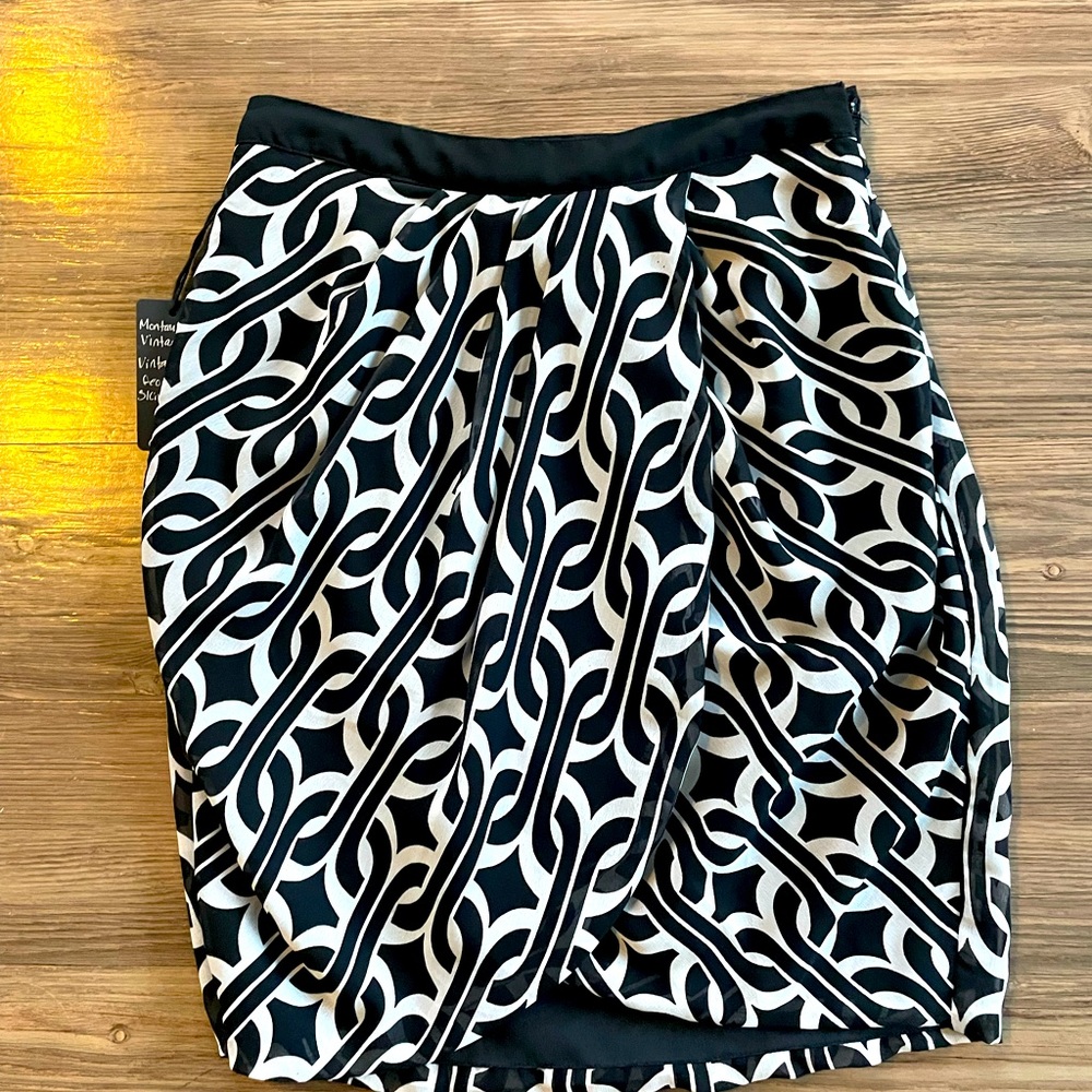 Dimri Geometric Pencil Skirt